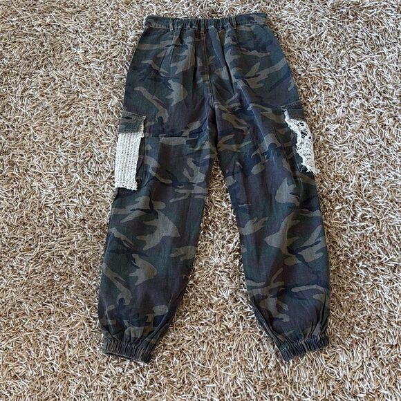 POL Distressed Jogger Pants with Crochet Patchwork in Camouflage Size M - Picture 9 of 9